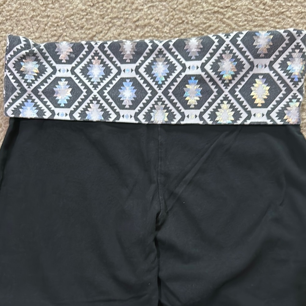PINK Victoria’s Secret Black Yoga Flare Pants with Patterned Waistband - Size M - Picture 5 of 5